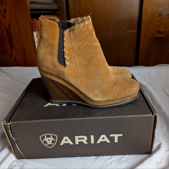 Women's Ariat Wedge Boots - Picture 7 of 8